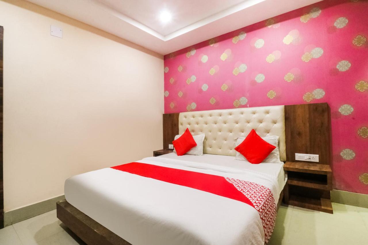 Spot On 60308 Sai Palace Hotel 3*