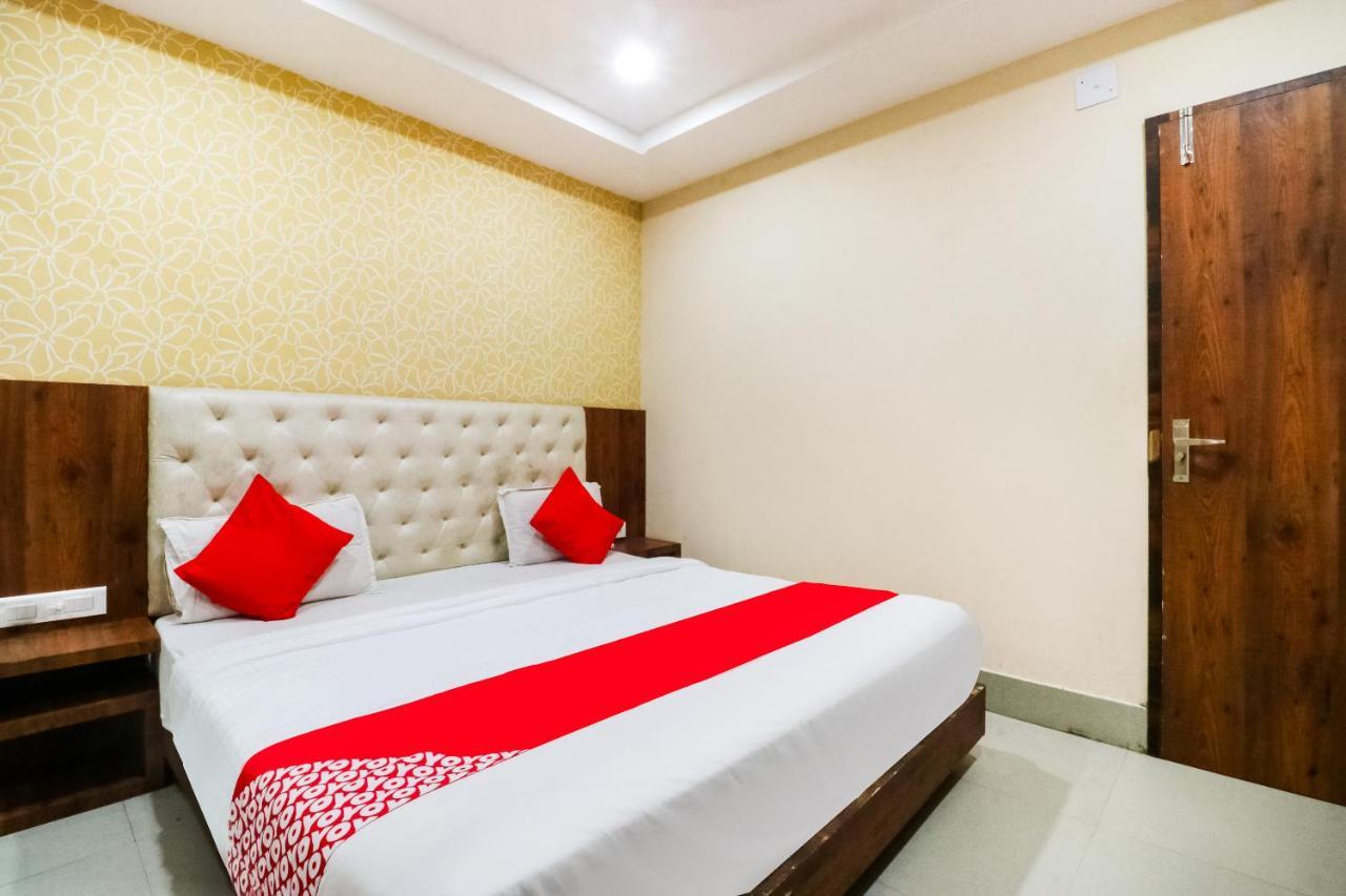 Spot On 60308 Sai Palace 3* Puri